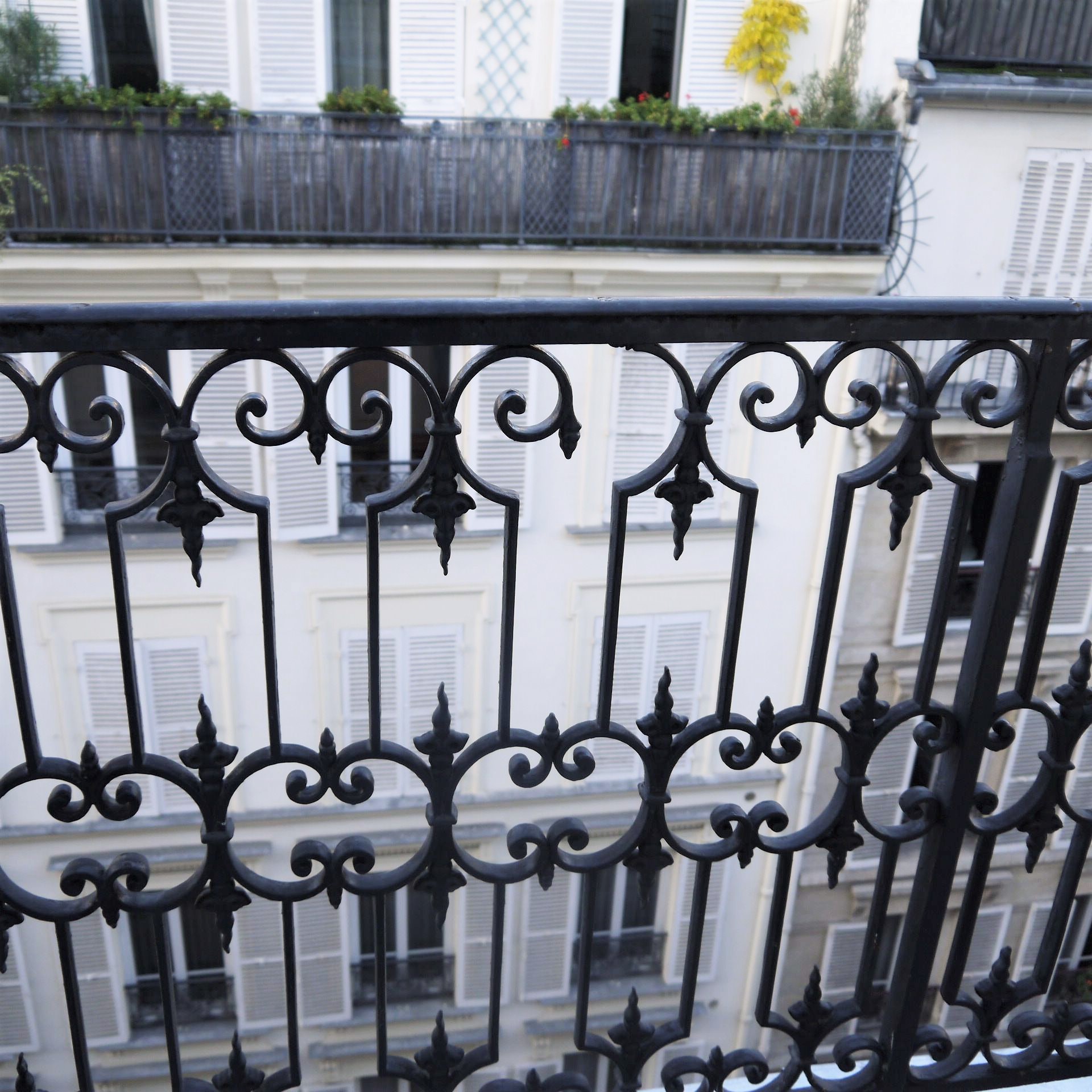 Balcony - Champs-Élysées star hotel