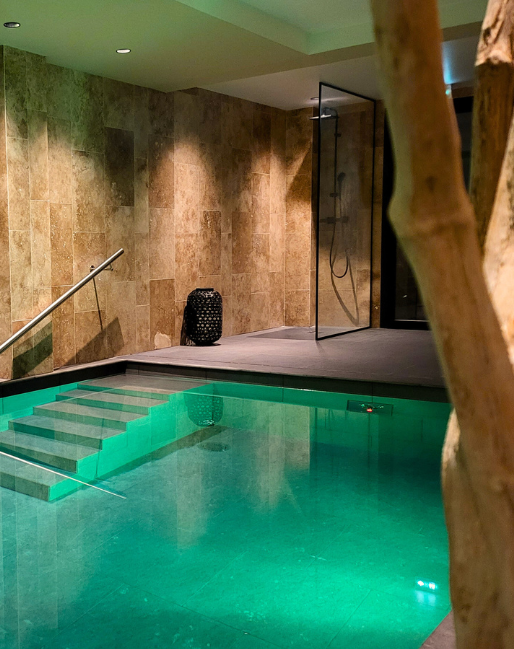 piscine portrait- hôtel star champs-élysées 3